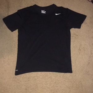 black nike shirt